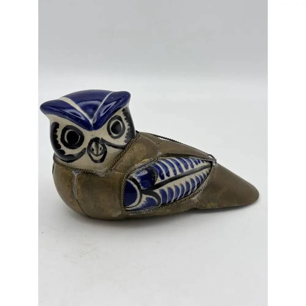 tonala mexican pottery. Vintage And Hand Made.